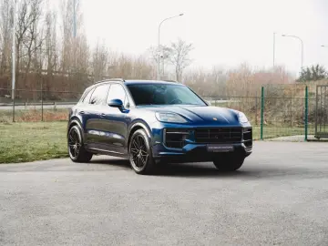 PORSCHE E-Hybrid SportDesign Pano airsusp. Bose PPF