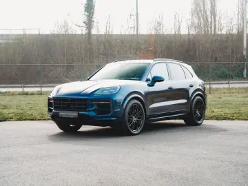 PORSCHE E-Hybrid SportDesign Pano airsusp. Bose PPF