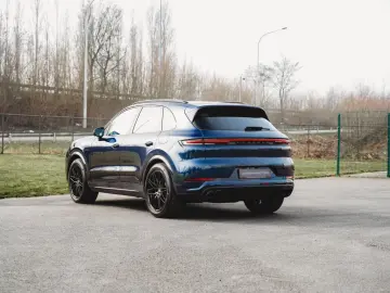 PORSCHE E-Hybrid SportDesign Pano airsusp. Bose PPF