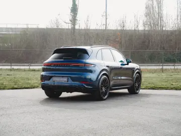 PORSCHE E-Hybrid SportDesign Pano airsusp. Bose PPF
