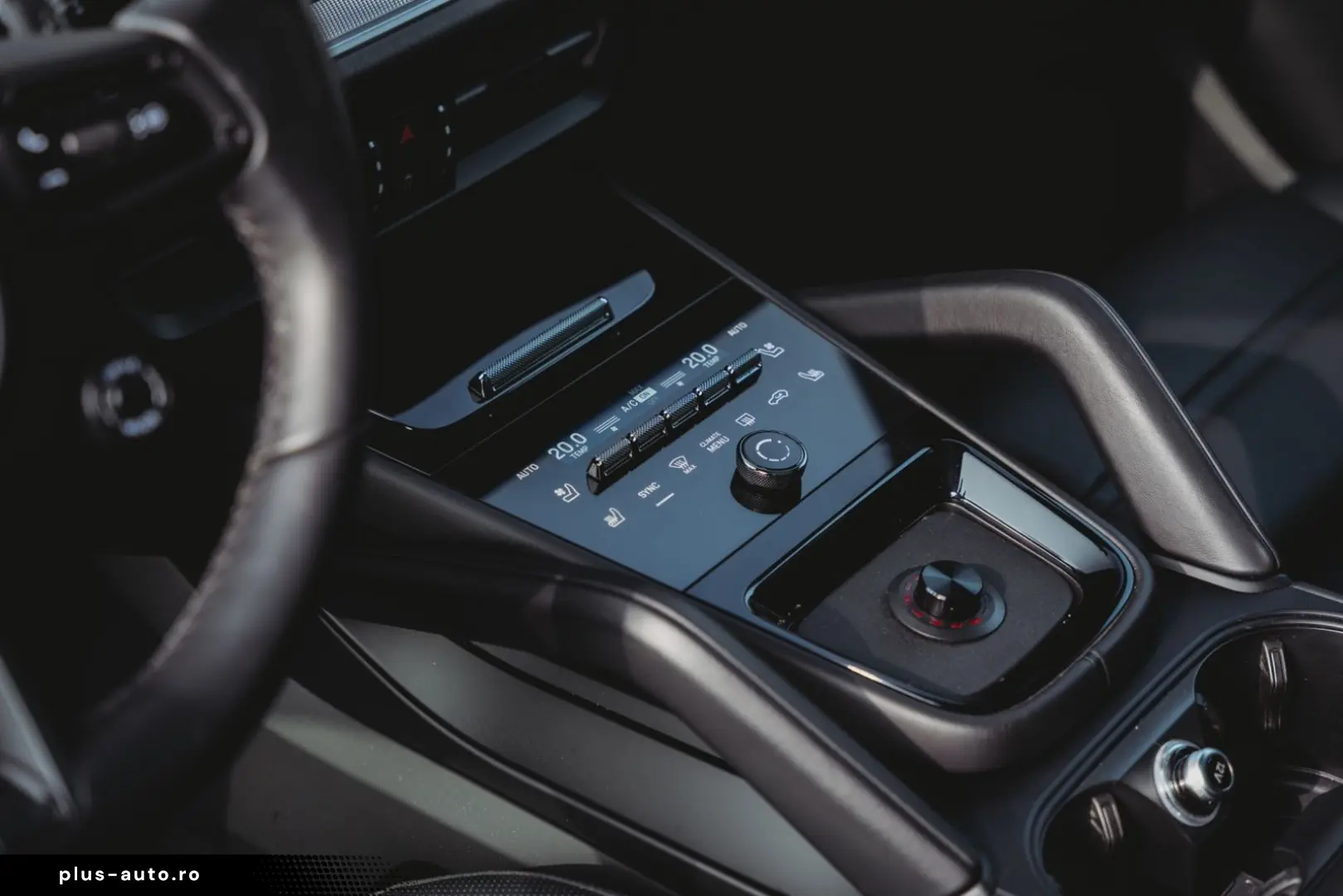 PORSCHE E-Hybrid SportDesign Pano airsusp. Bose PPF