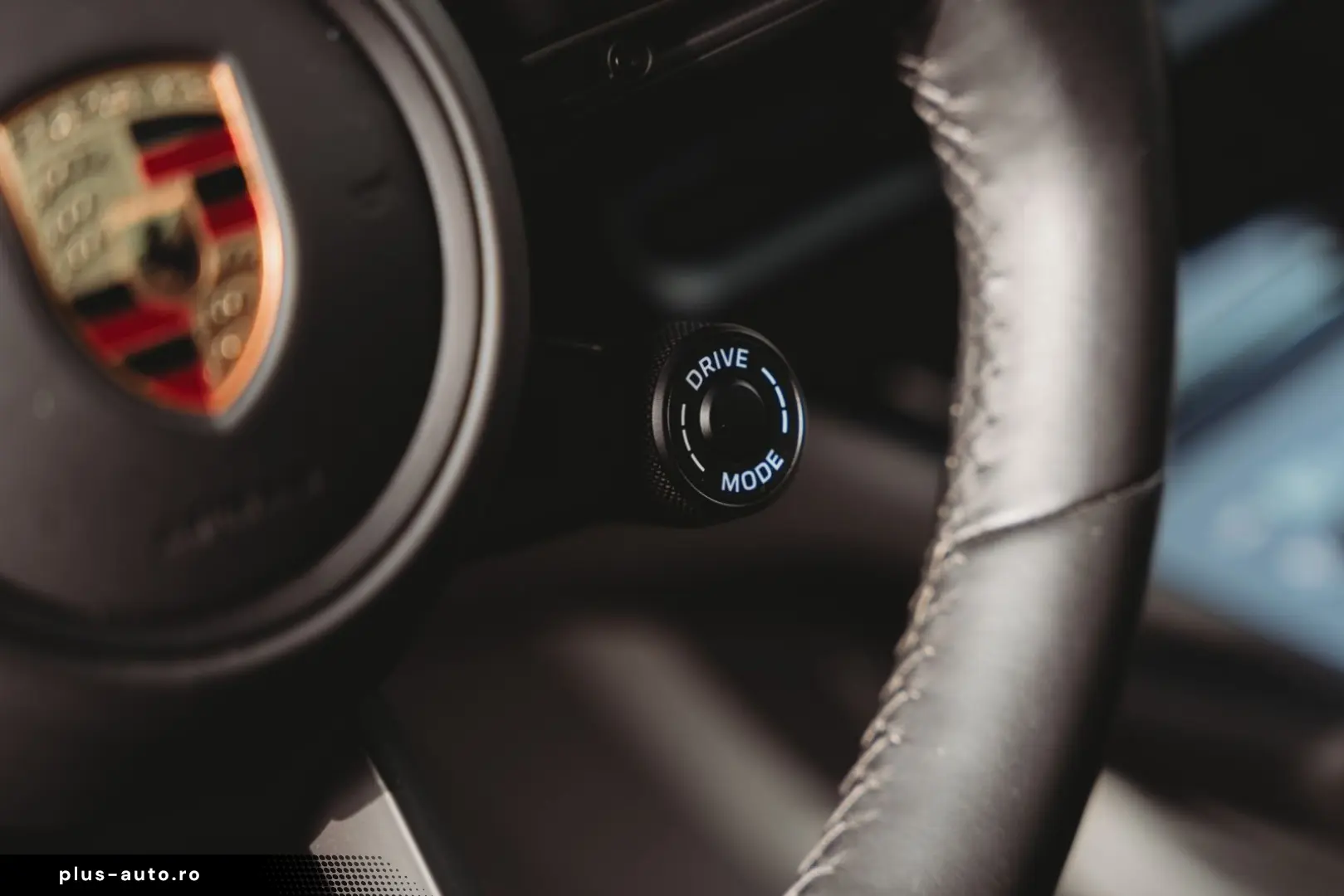 PORSCHE E-Hybrid SportDesign Pano airsusp. Bose PPF