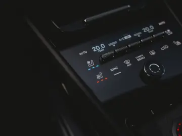PORSCHE E-Hybrid SportDesign Pano airsusp. Bose PPF