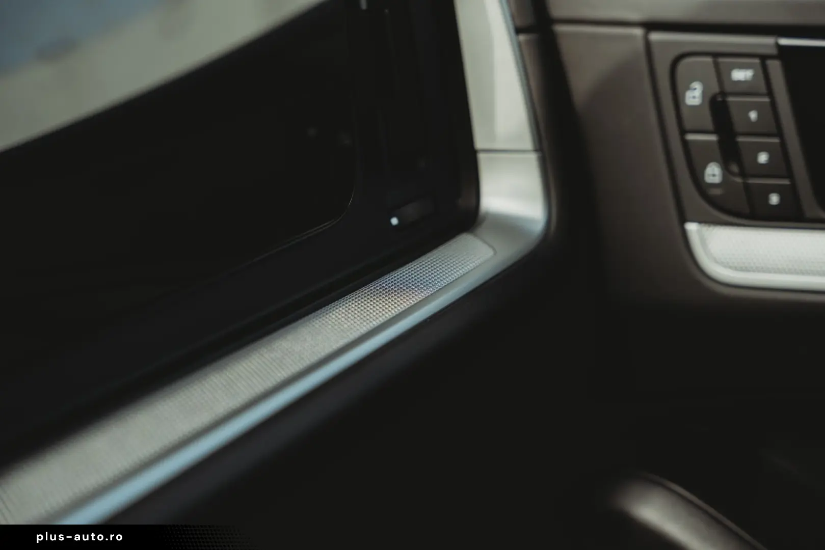 PORSCHE E-Hybrid SportDesign Pano airsusp. Bose PPF