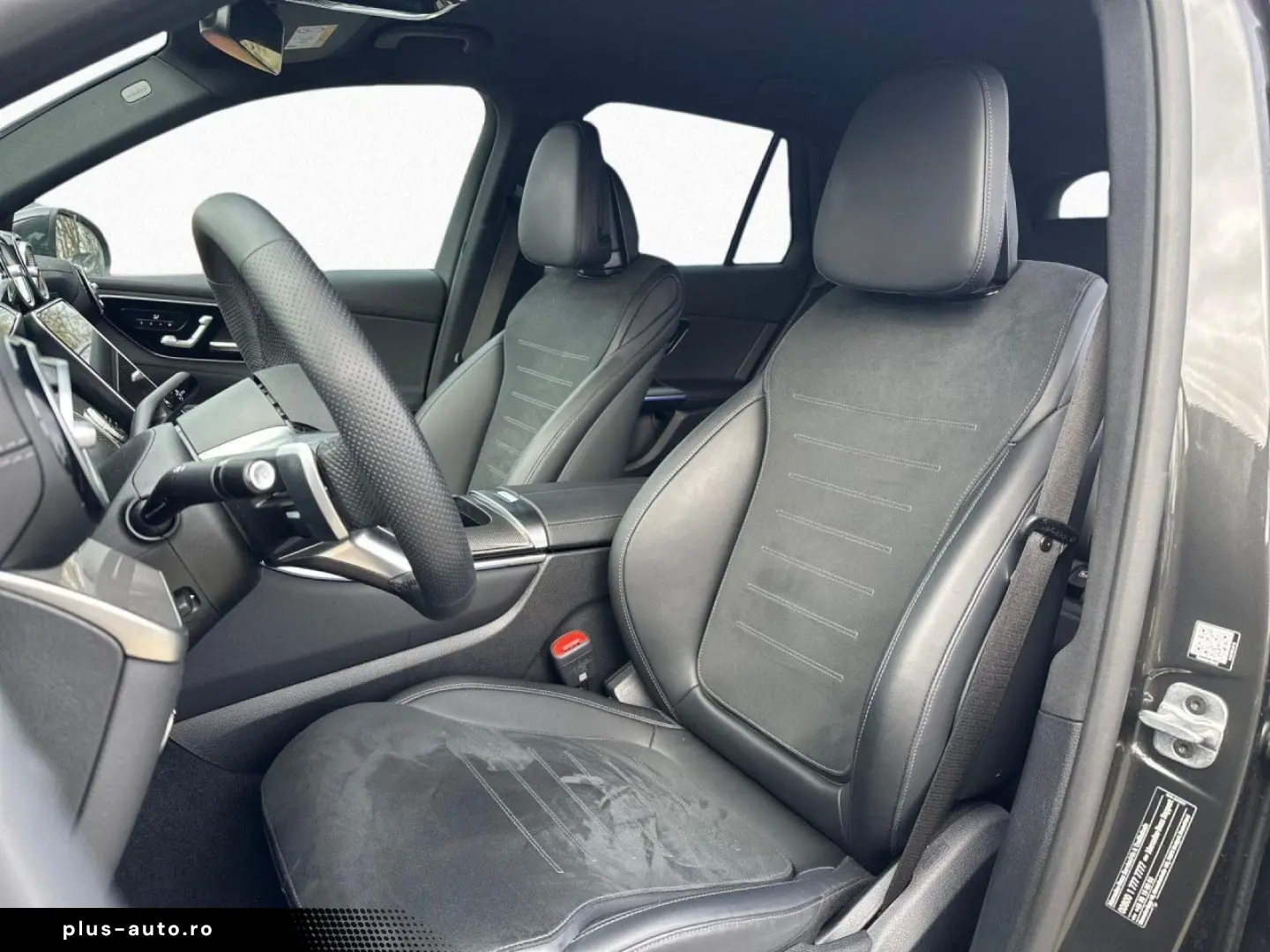 MERCEDES-BENZ GLC 300 d 4Matic AMG-Line AHK Adv  PA LED Navi