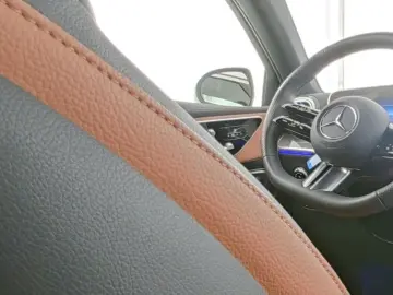 MERCEDES-BENZ GLC 300d 4M COUPE AMG Pano Digilight Memory