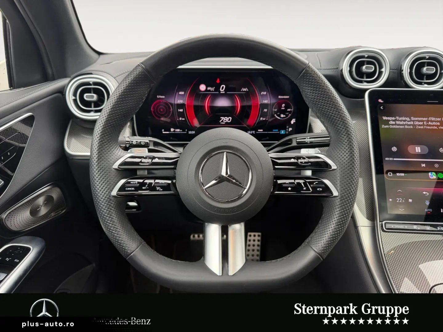 MERCEDES-BENZ GLC 300 4M AMG AHK Night Burm3D Pano 20