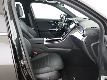 MERCEDES-BENZ GLC 200 4M AMG Pano AHK Distronic Memory