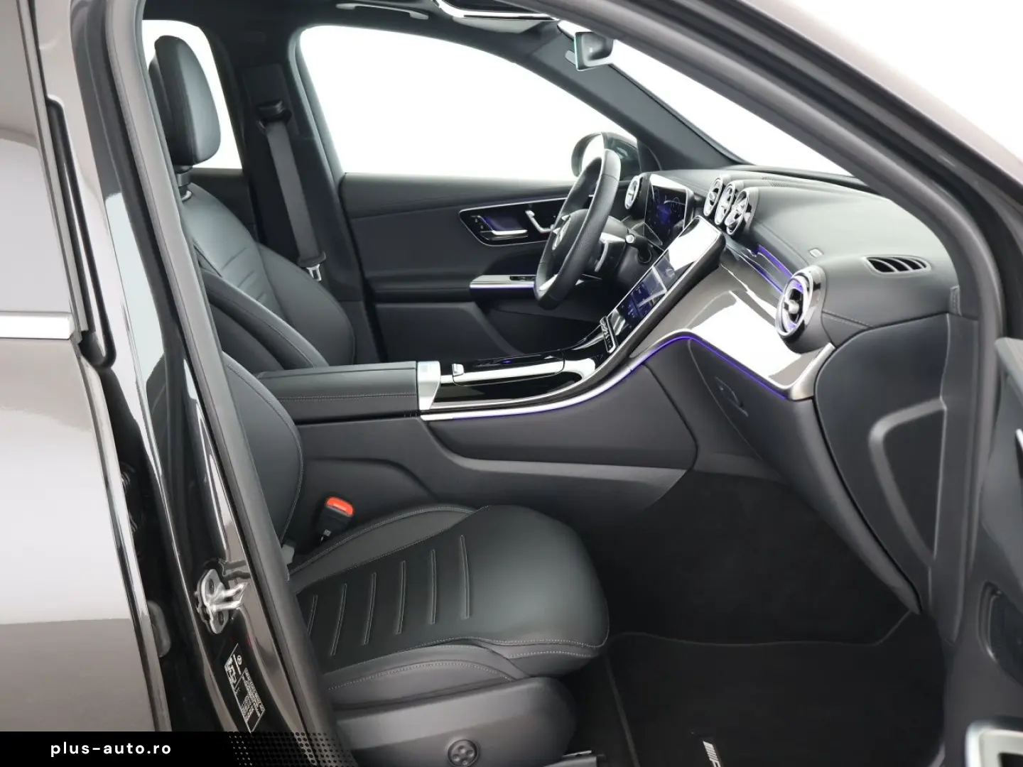 MERCEDES-BENZ GLC 200 4M AMG Pano AHK Distronic Memory
