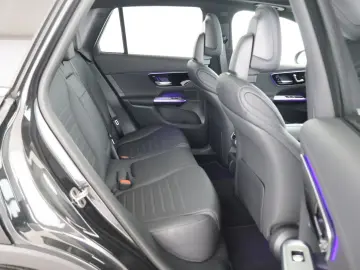 MERCEDES-BENZ GLC 200 4M AMG Pano AHK Distronic Memory
