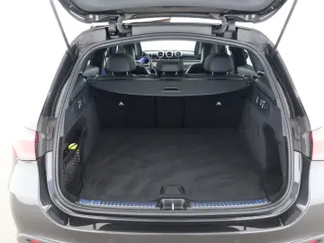 MERCEDES-BENZ GLC 200 4M AMG Pano AHK Distronic Memory