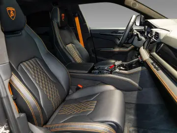 LAMBORGHINI Urus SE MY2025