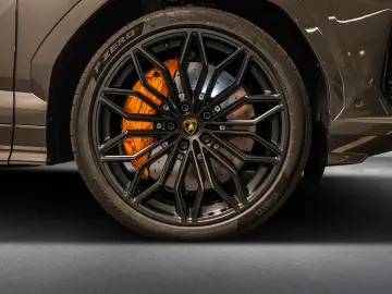 LAMBORGHINI Urus SE MY2025