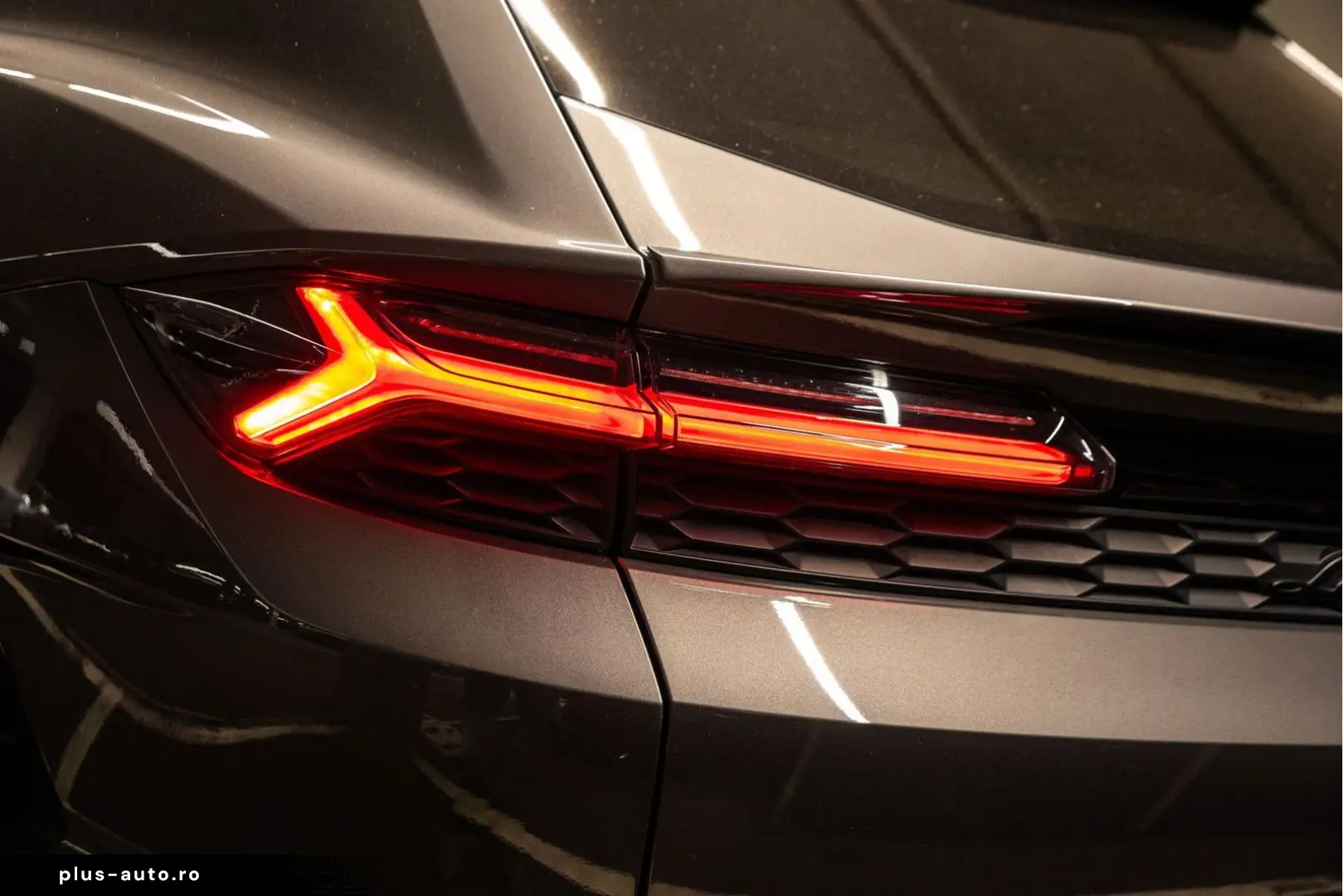 LAMBORGHINI Urus SE MY2025