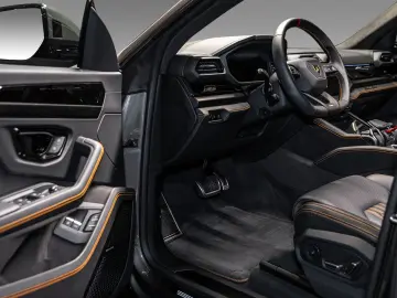 LAMBORGHINI Urus SE MY2025