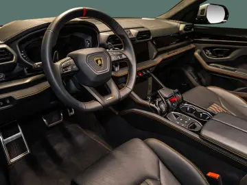 LAMBORGHINI Urus SE MY2025