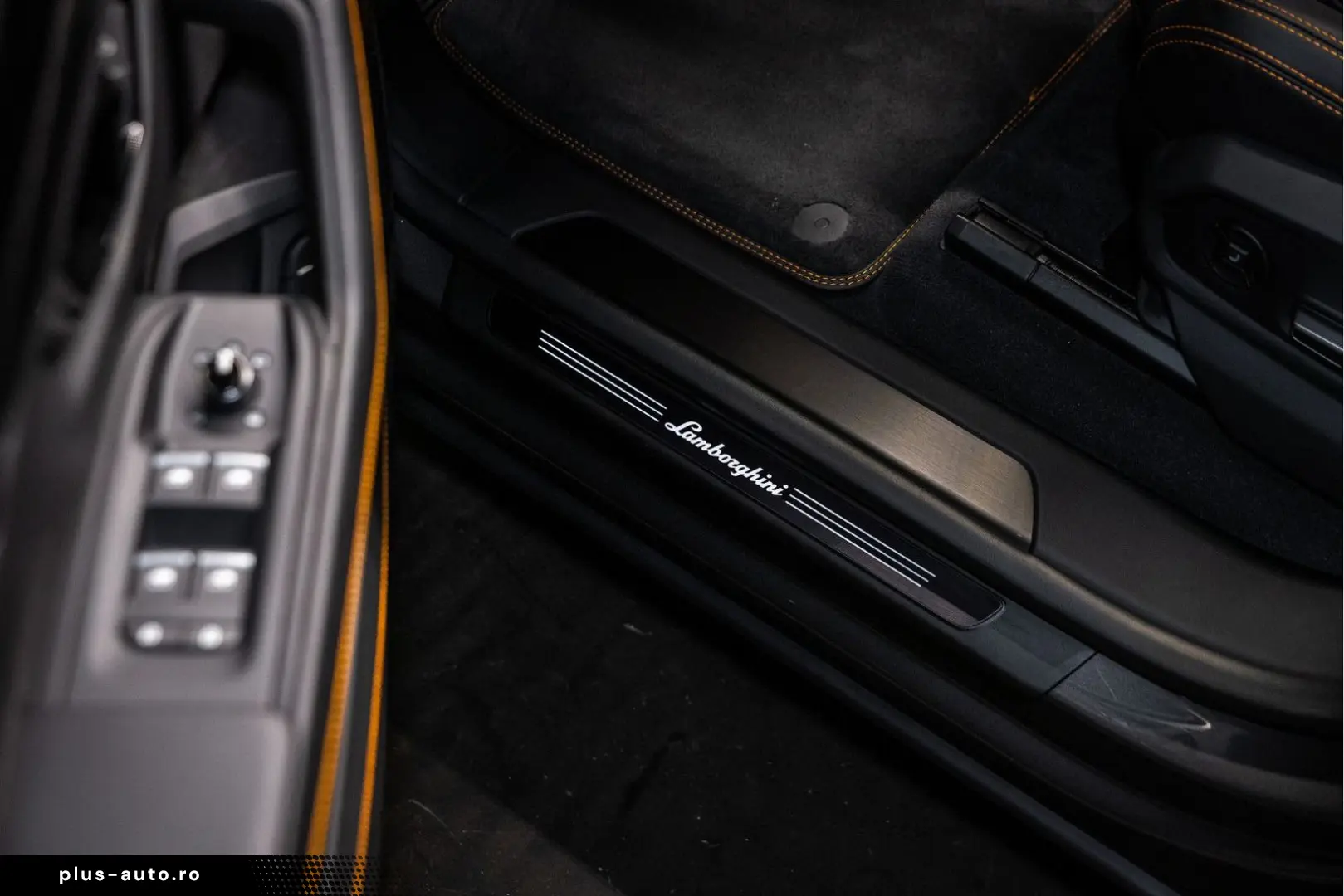 LAMBORGHINI Urus SE MY2025