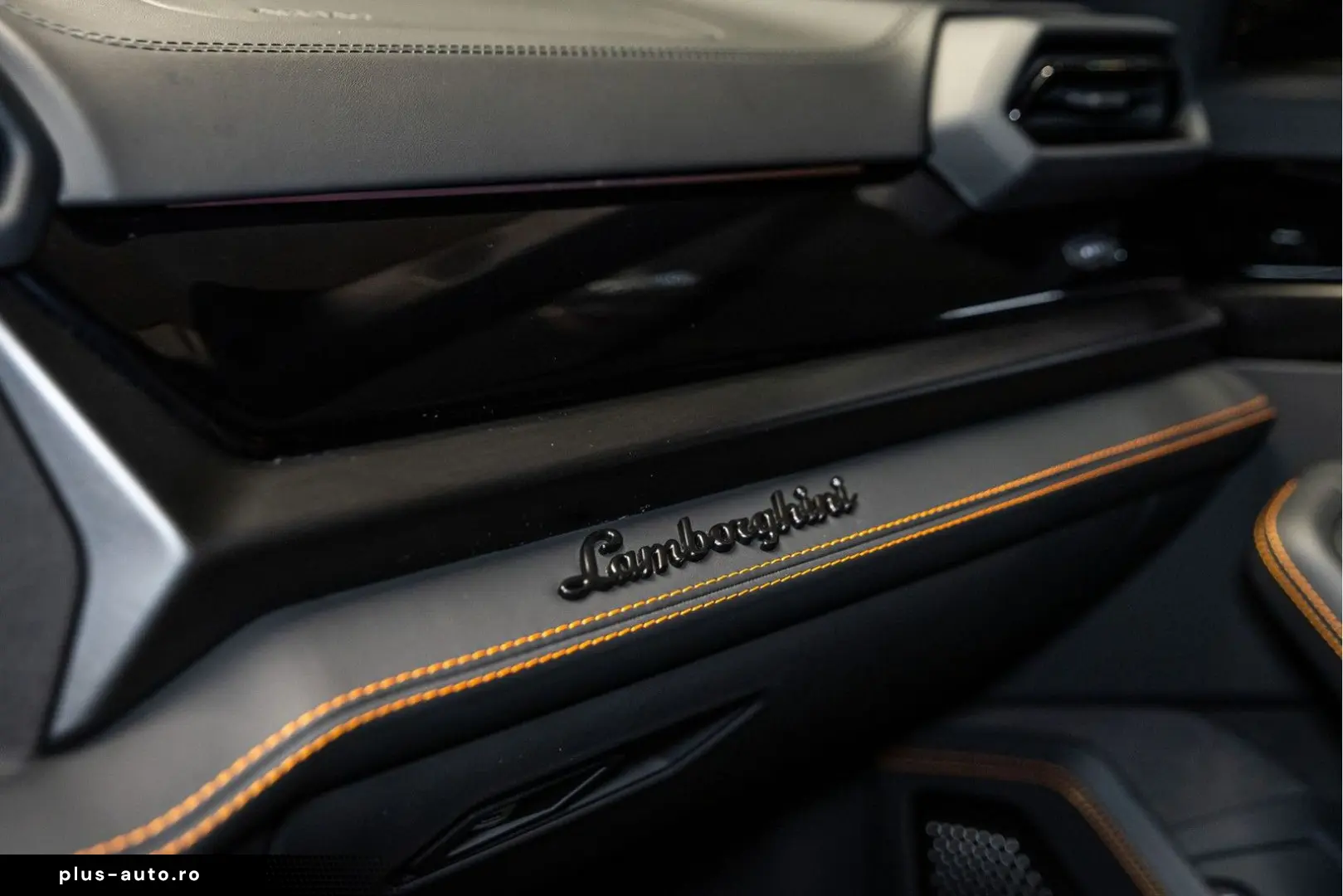 LAMBORGHINI Urus SE MY2025