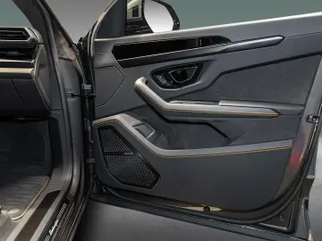 LAMBORGHINI Urus SE MY2025