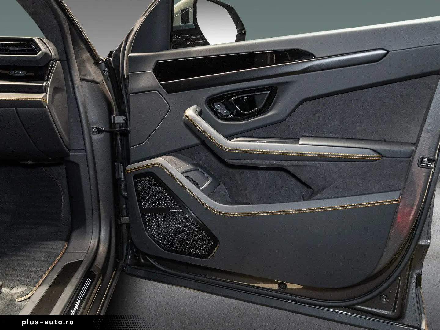 LAMBORGHINI Urus SE MY2025