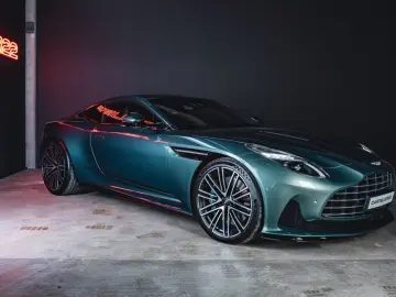 ASTON MARTIN DB12 NEW SERVICE STOCK CAR