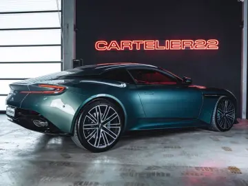 ASTON MARTIN DB12 NEW SERVICE STOCK CAR