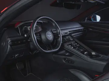 ASTON MARTIN DB12 NEW SERVICE STOCK CAR