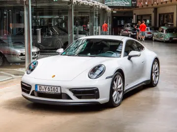PORSCHE 911Carrera4 GTS LIFT Approved RACINGSITZE CARBON