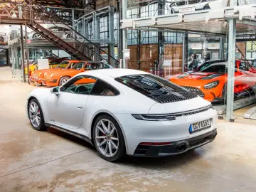 PORSCHE 911Carrera4 GTS LIFT Approved RACINGSITZE CARBON