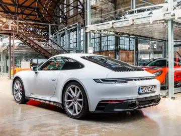 PORSCHE 911Carrera4 GTS LIFT Approved RACINGSITZE CARBON