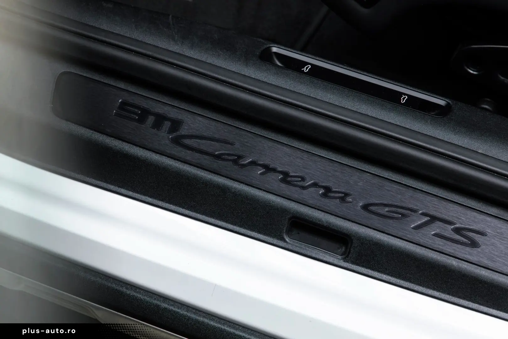 PORSCHE 911Carrera4 GTS LIFT Approved RACINGSITZE CARBON