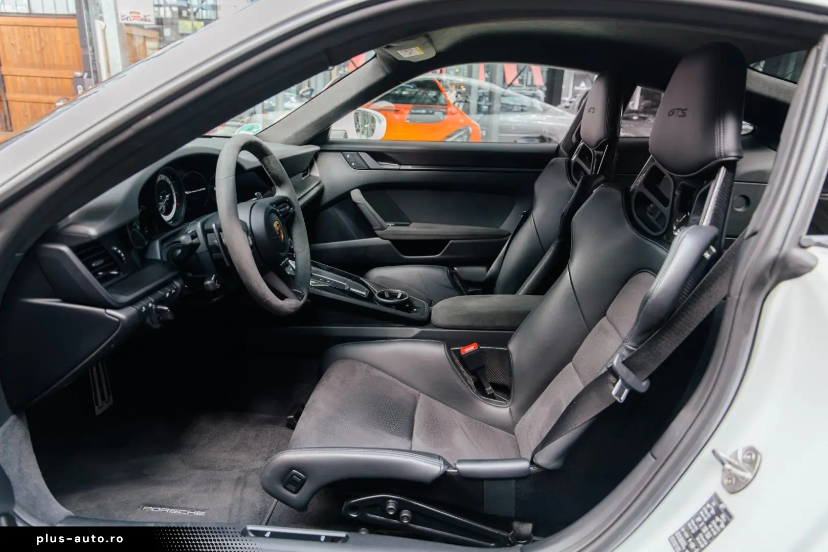 PORSCHE 911Carrera4 GTS LIFT Approved RACINGSITZE CARBON