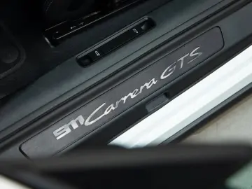 PORSCHE 911Carrera4 GTS LIFT Approved RACINGSITZE CARBON