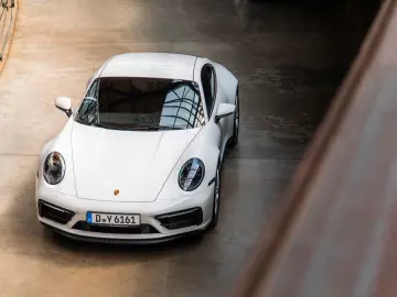 PORSCHE 911Carrera4 GTS LIFT Approved RACINGSITZE CARBON