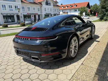PORSCHE 992 911 CARRERA LEDERPAKET KAMERA BOSE SPORTSITZ