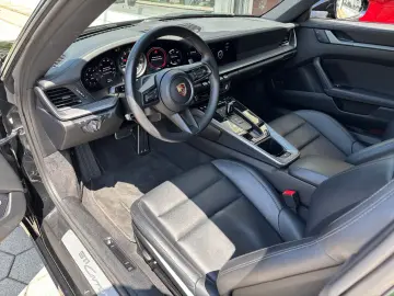 PORSCHE 992 911 CARRERA LEDERPAKET KAMERA BOSE SPORTSITZ