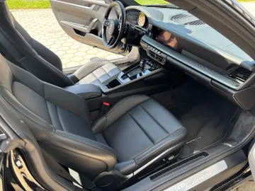 PORSCHE 992 911 CARRERA LEDERPAKET KAMERA BOSE SPORTSITZ