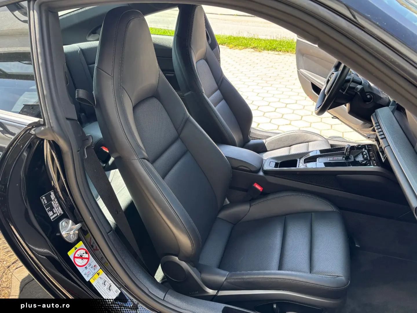 PORSCHE 992 911 CARRERA LEDERPAKET KAMERA BOSE SPORTSITZ