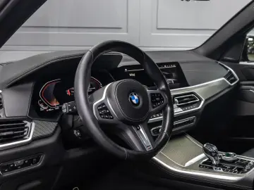 --BMW X5 xDrive40d M Sport--