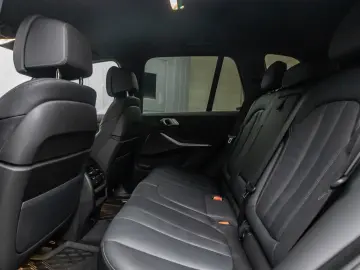 --BMW X5 xDrive40d M Sport--