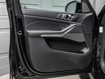 --BMW X5 xDrive40d M Sport--