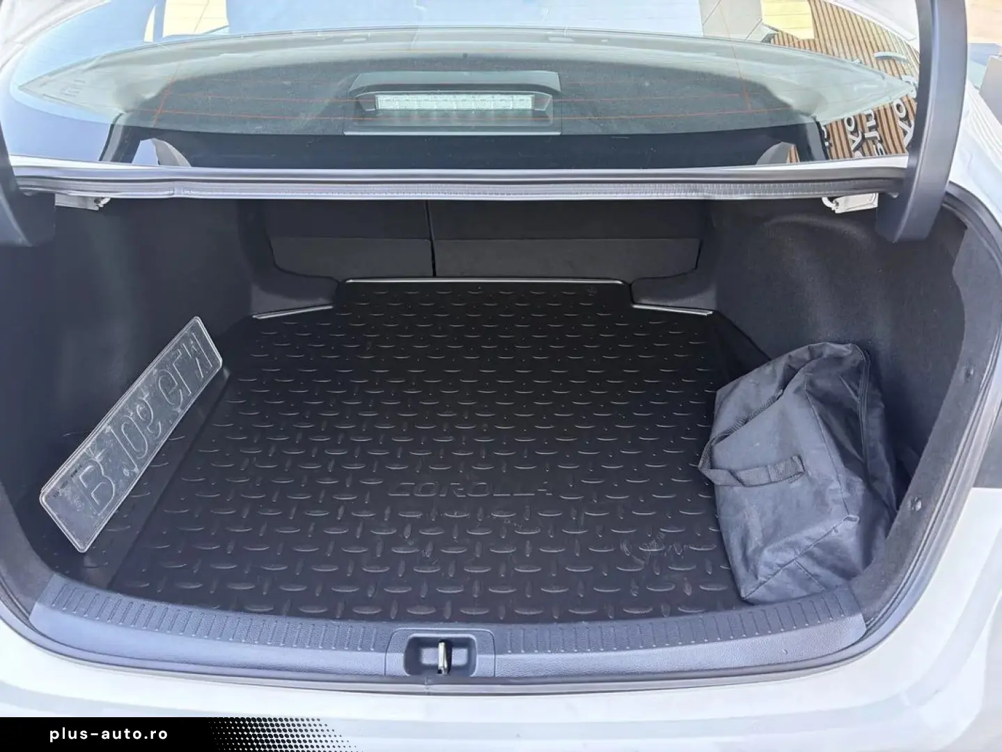 Toyota Corolla Sedan 1.8 Hybrid Business Hsd E-CVT