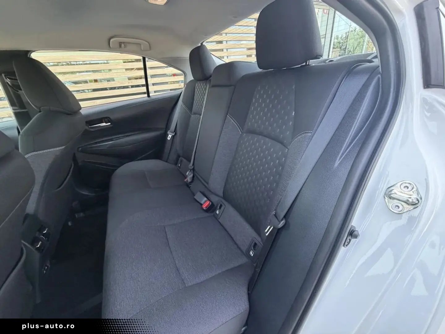 Toyota Corolla Sedan 1.8 Hybrid Business Hsd E-CVT