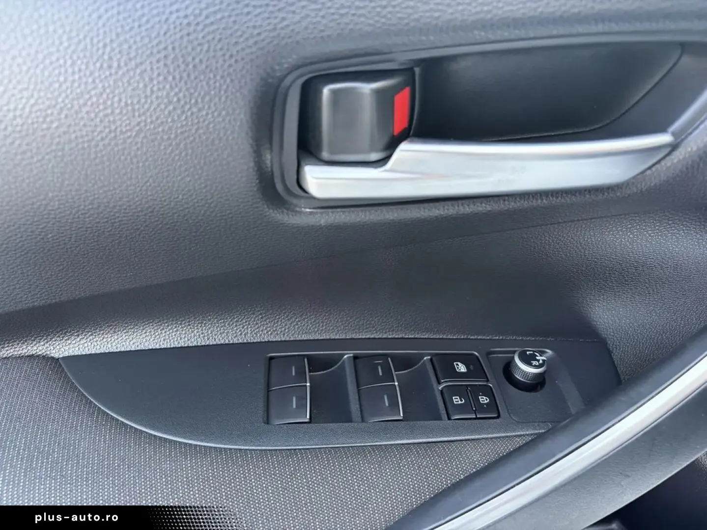 Toyota Corolla Sedan 1.8 Hybrid Business Hsd E-CVT