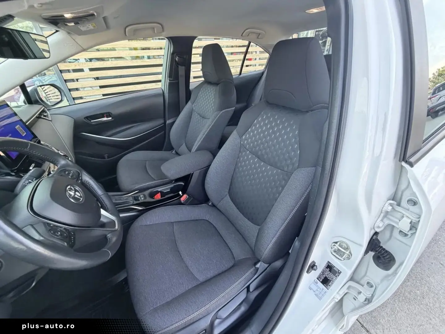 Toyota Corolla Sedan 1.8 Hybrid Business Hsd E-CVT