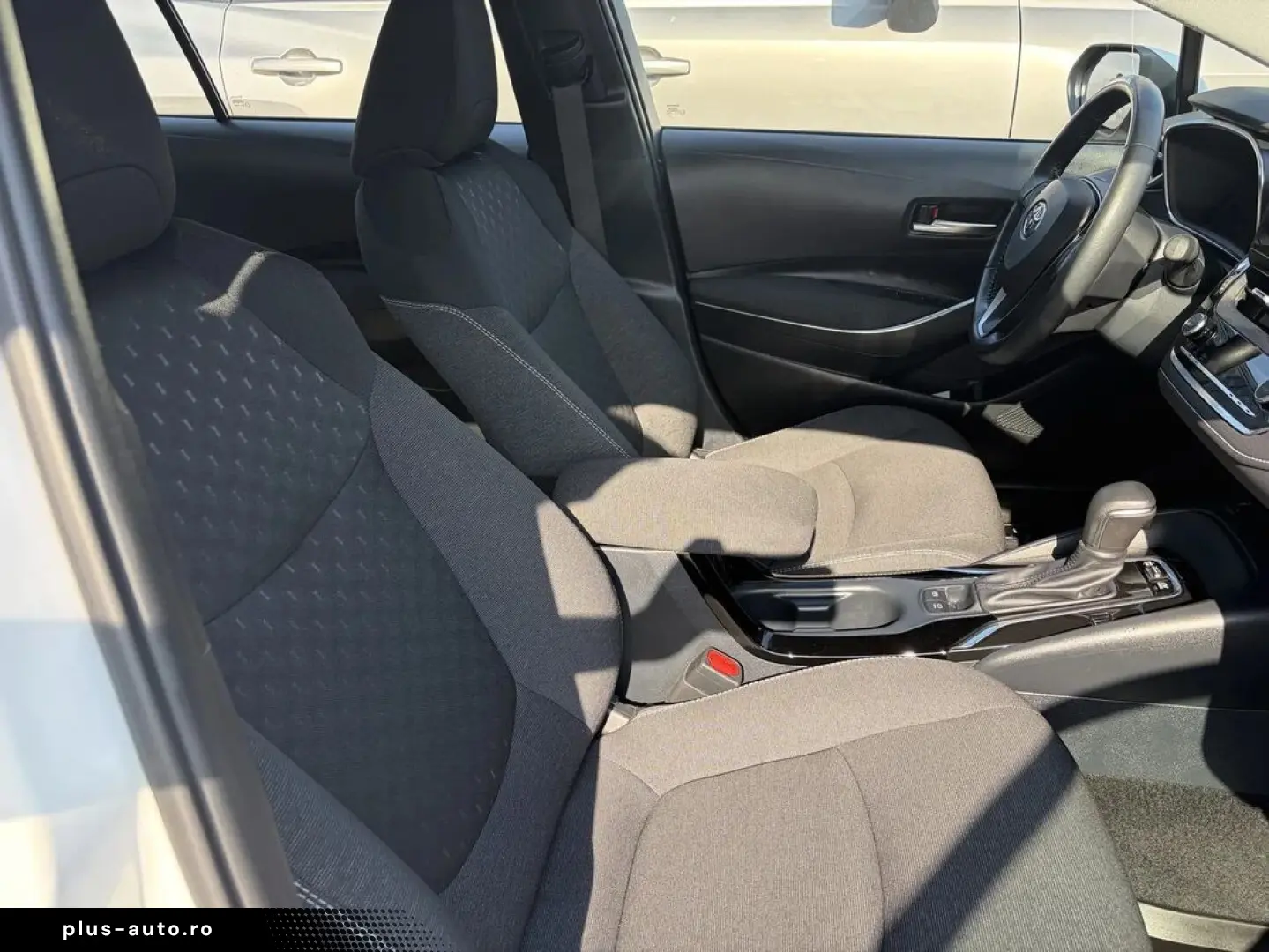 Toyota Corolla Sedan 1.8 Hybrid Business Hsd E-CVT