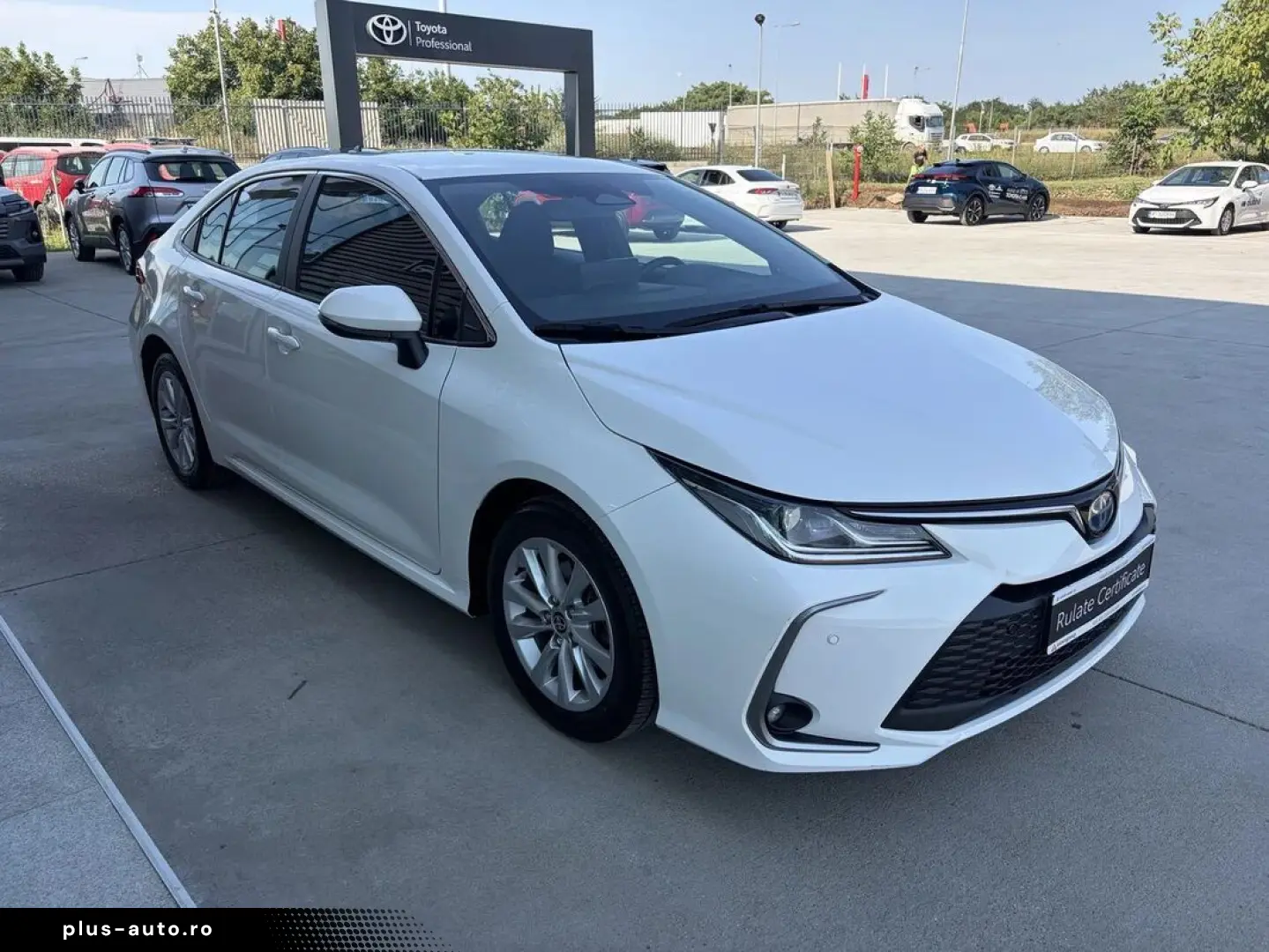 Toyota Corolla Sedan 1.8 Hybrid Business Hsd E-CVT