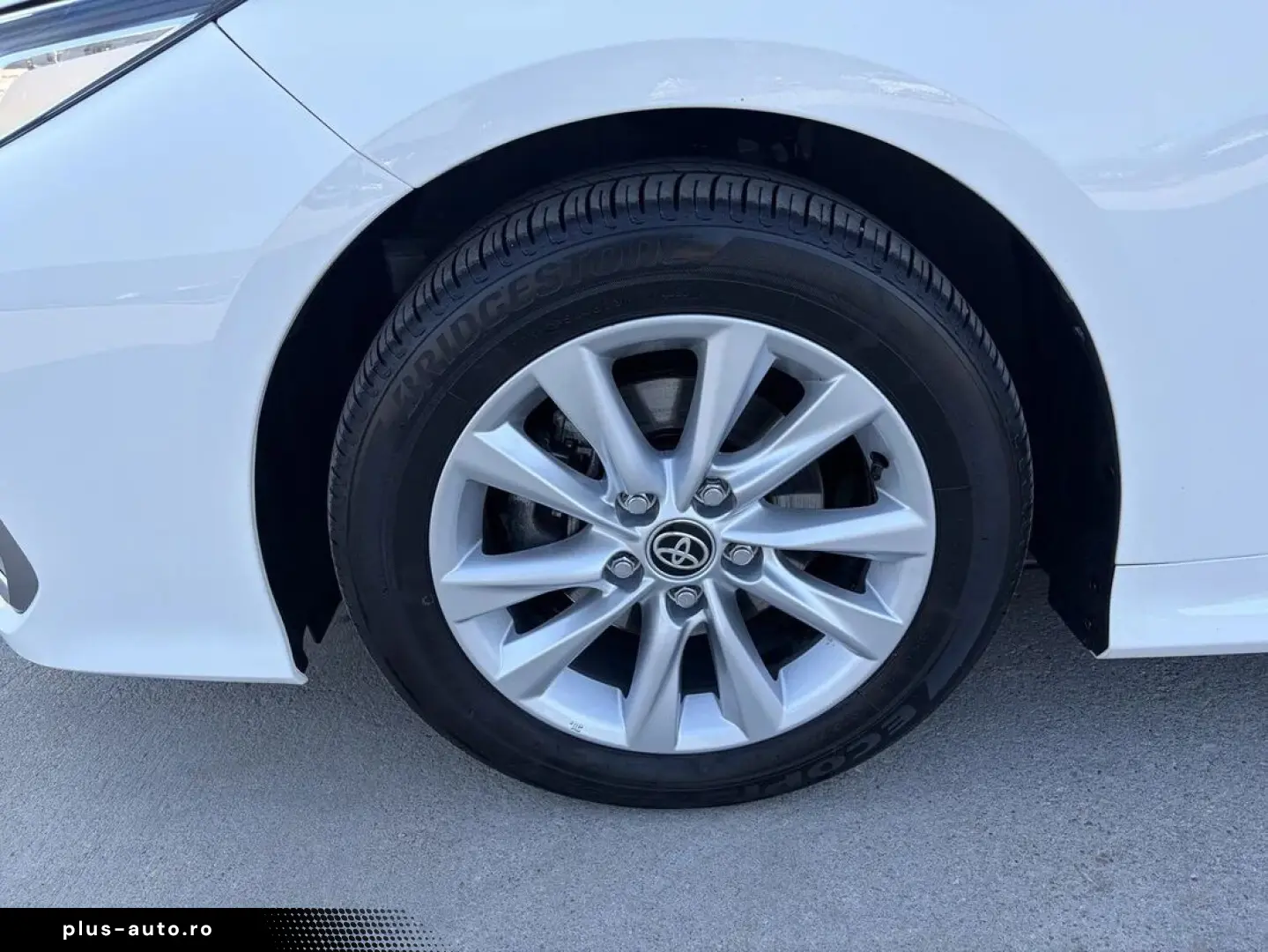 Toyota Corolla Sedan 1.8 Hybrid Business Hsd E-CVT