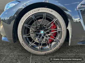 BMW M4 Competition Glasdach Sitzbelüftung Driving A