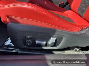 BMW M4 Competition Glasdach Sitzbelüftung Driving A